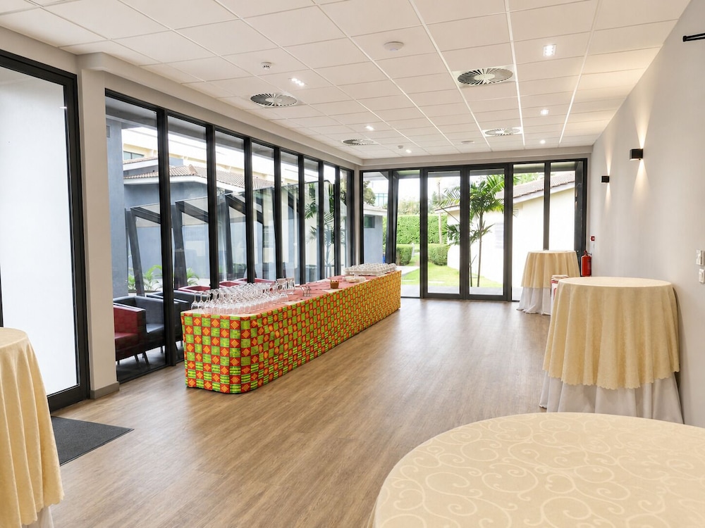 Fiesta Royale Hotel 7/50
