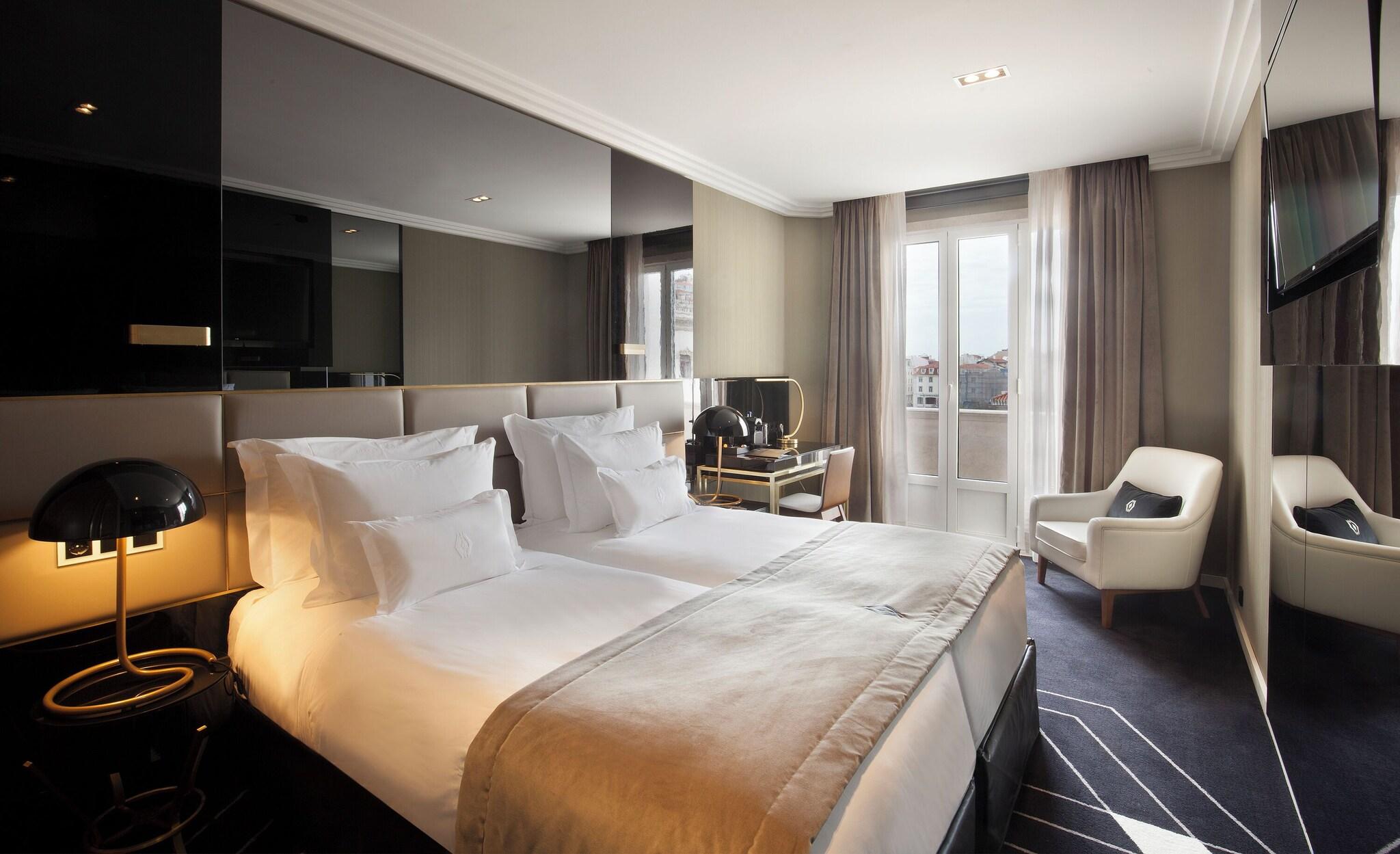 Deluxe, King Bed