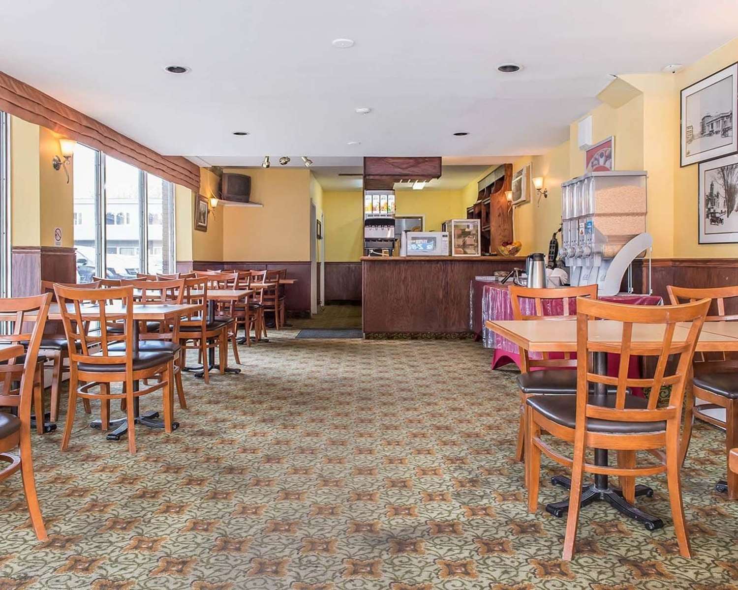 Econo Lodge Downtown Ottawa 37/50