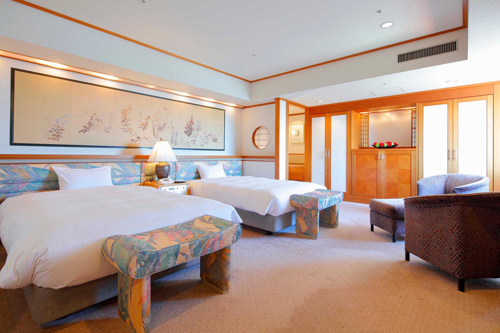 Royal, Suite, Twin Beds, Night View, Smoking