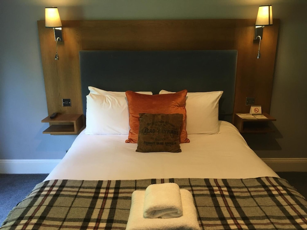 Worplesdon Place Hotel 18/70