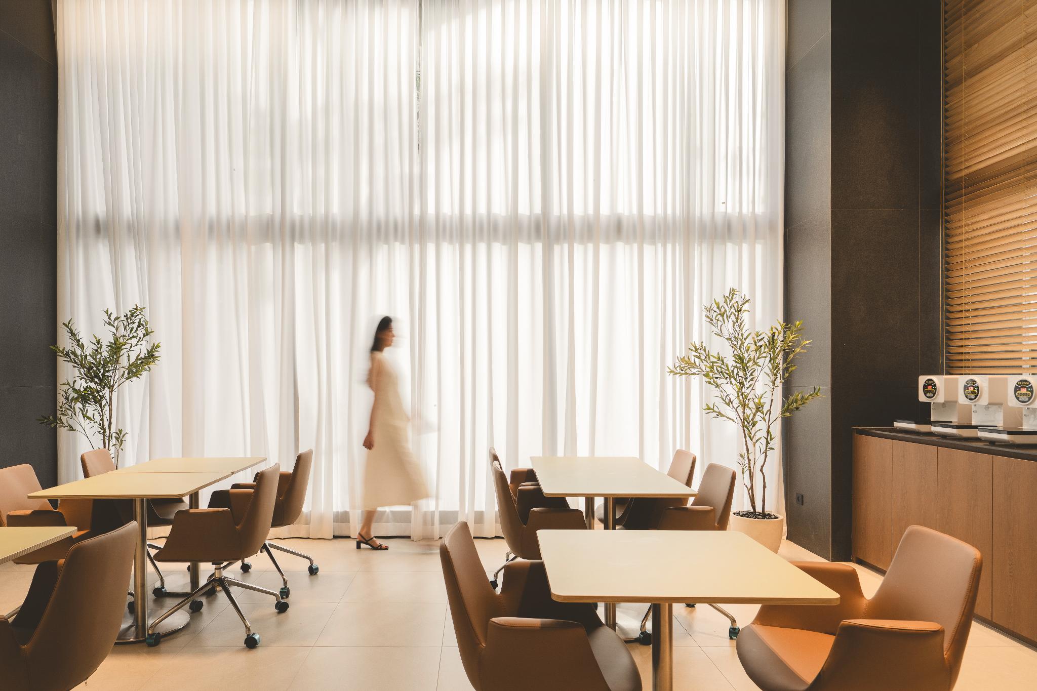 Crystal Residence Hotel 39/50
