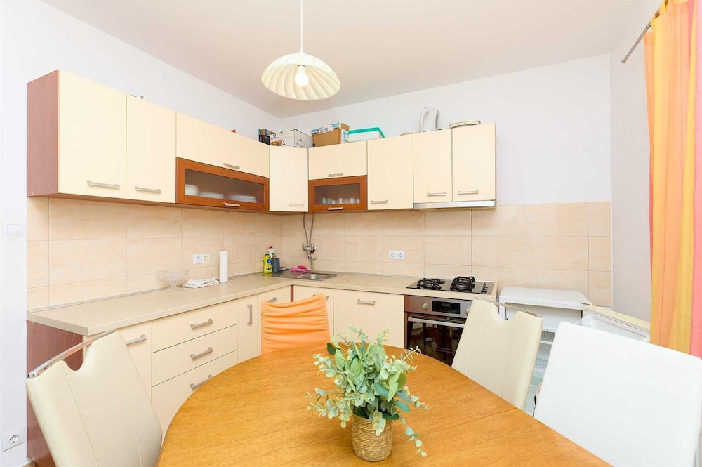 Apartments Mandy 4/44