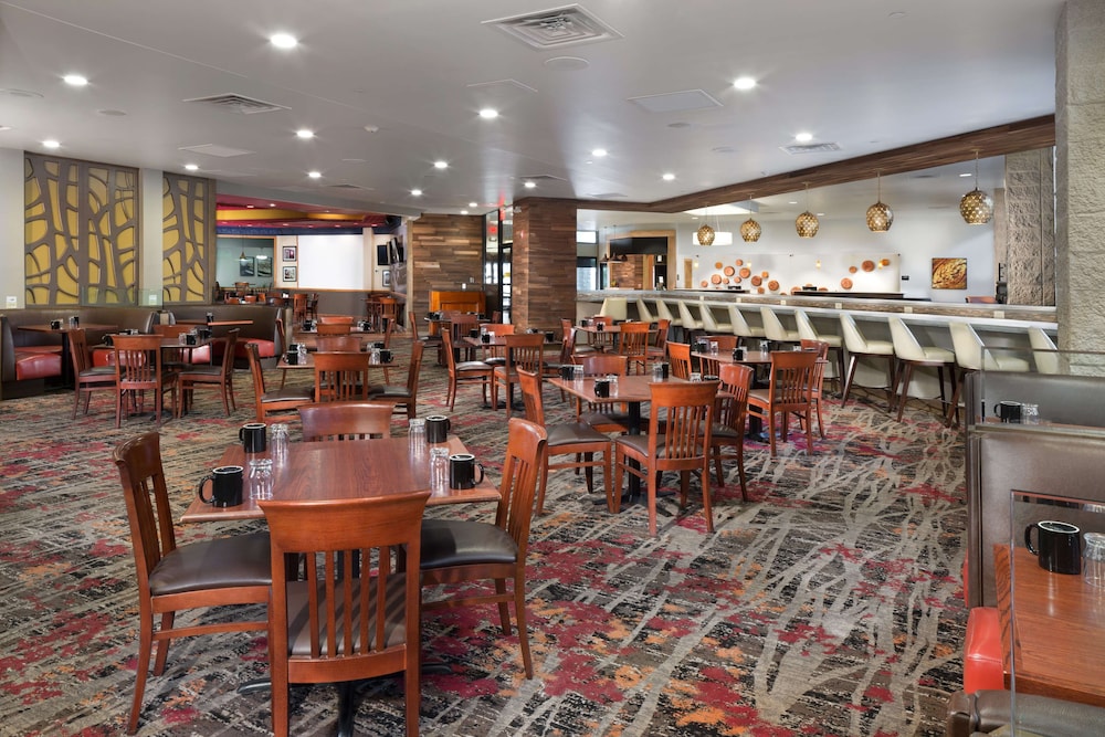 Doubletree By Hilton Hotel Lawrence 12/22