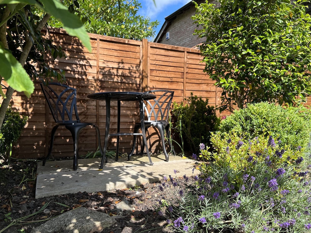 Cottage Lodge Hotel 43/50
