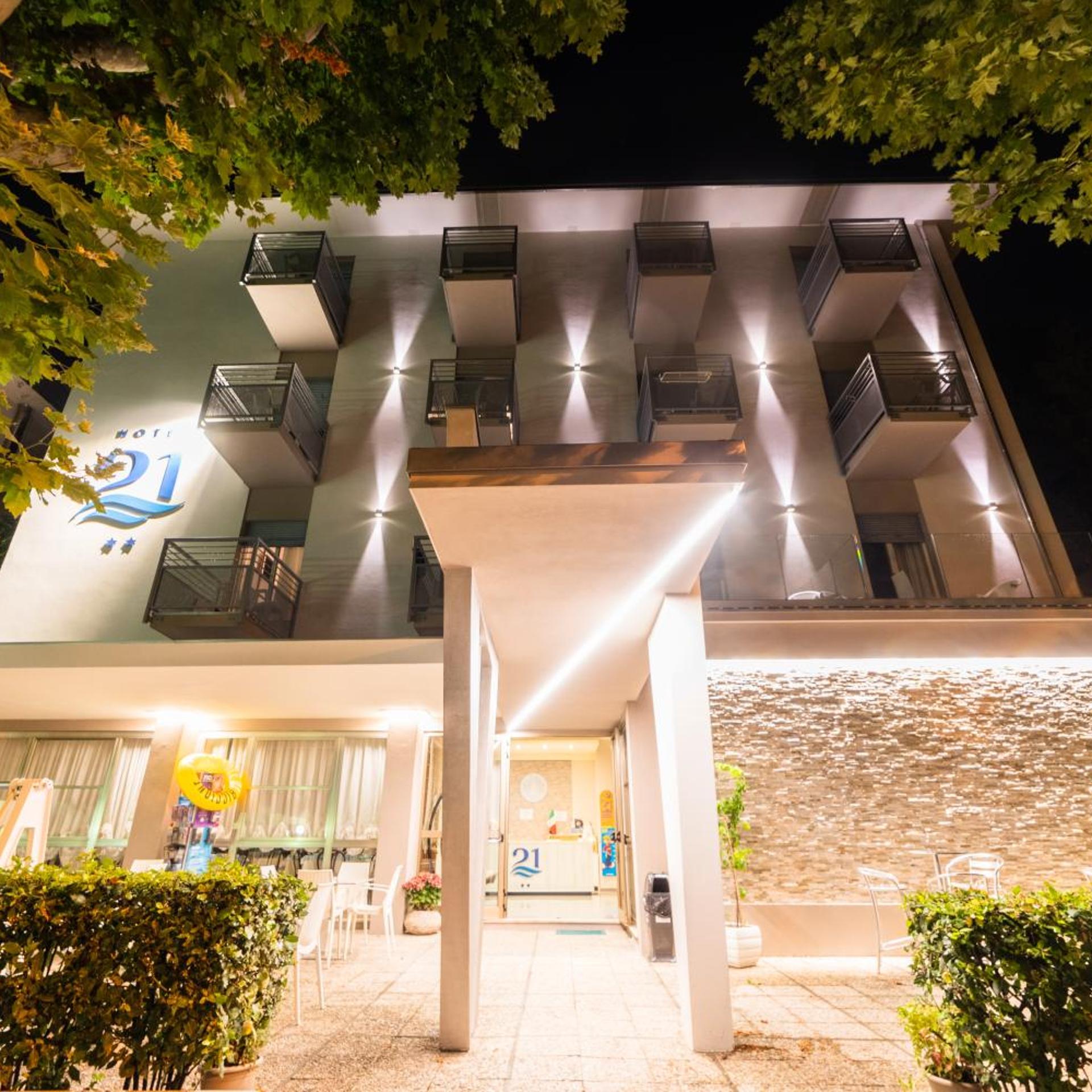 Hotel 21 2/55