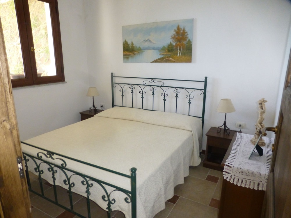 2 BEDROOMS, BASIC, APARTMENT
