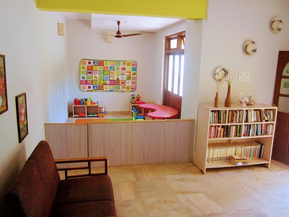 CARINA BEACH RESORT 36/59