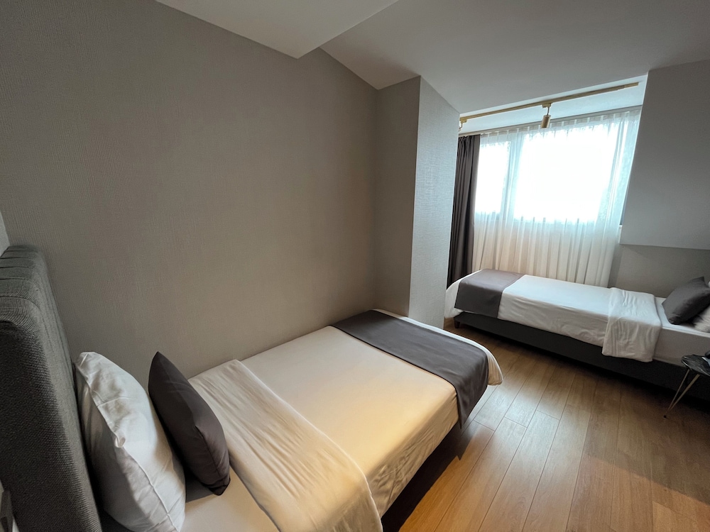 Economy, Twin Beds