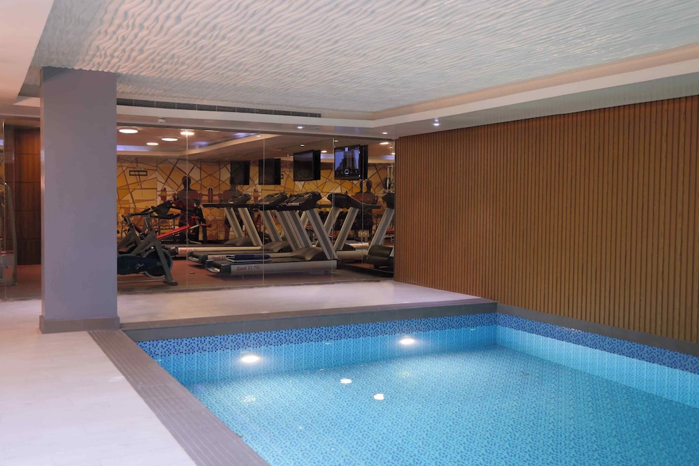 أجنحة نوفوتيل الرياض ديار(Sunday Hotel Al Olaya formerly Novotel Suites Riyadh Centre) 42/75