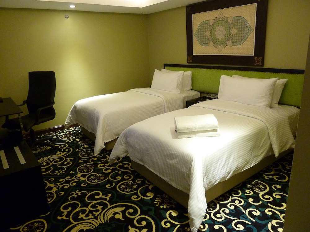 DELUXE, TWIN BEDS