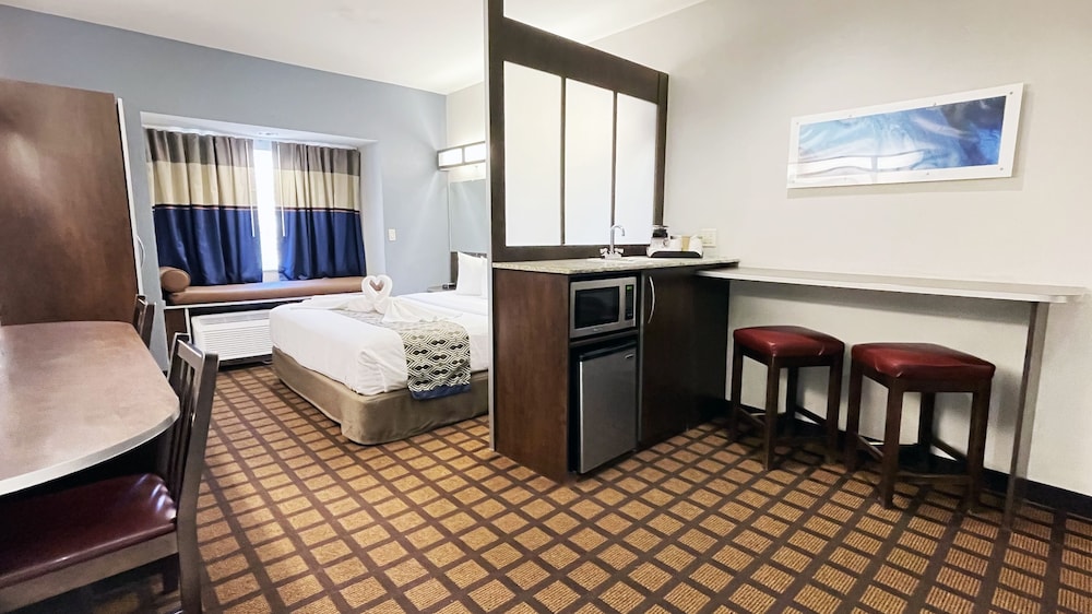 Microtel Inn & Suites By Wyndham Michigan City 16/34