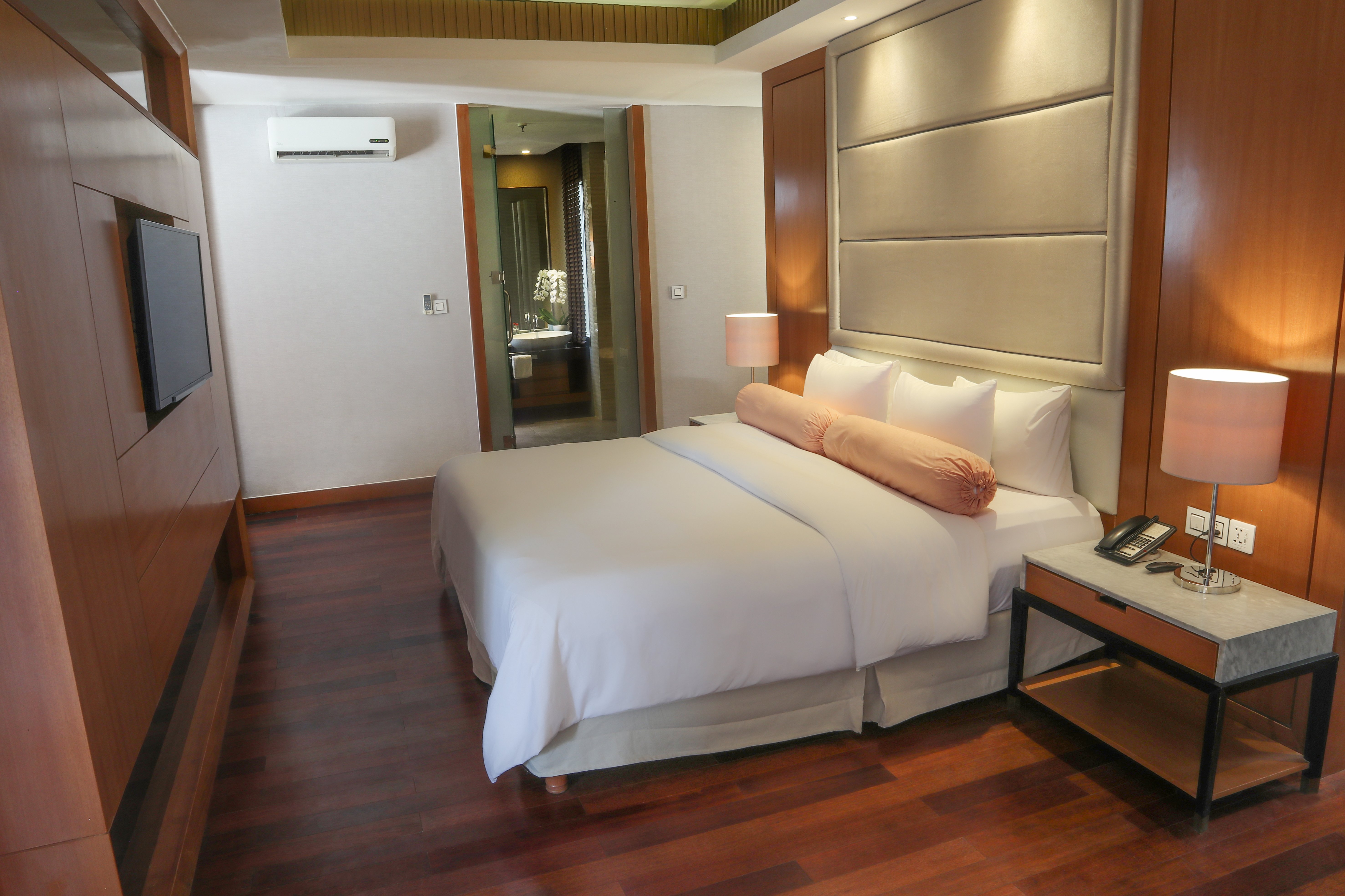 INTERCONTINENTAL BANDUNG DAGO PAKAR 15/50