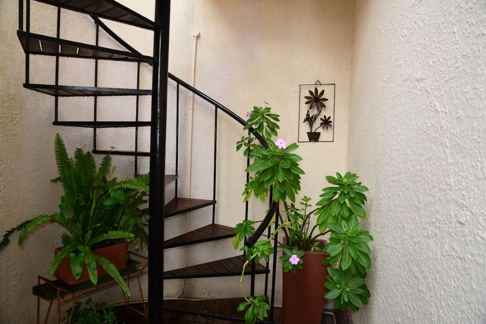 Bradclin House 4/50