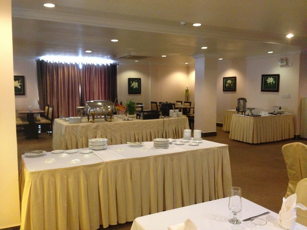 Rain Rock Hotel 29/46