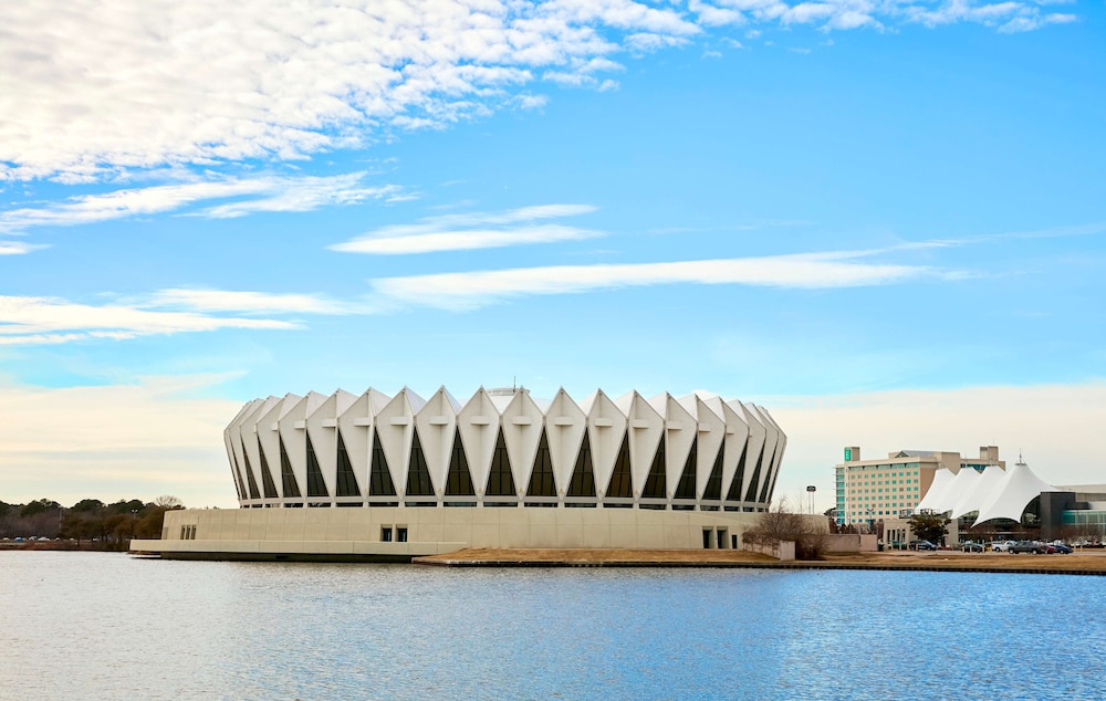 Embassy Suites by Hilton Hampton Convention Center 18/46