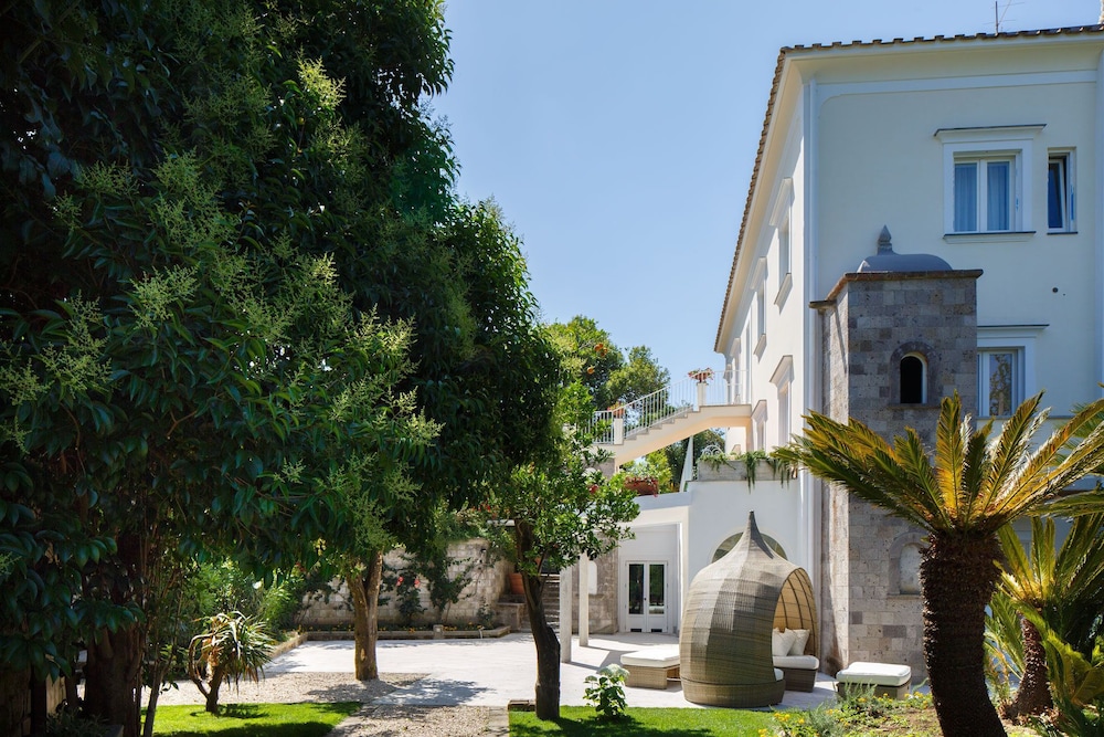 VILLA DON CAMILLO RELAIS 59/69
