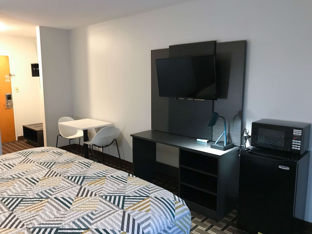Studio 6 Suites Tupelo MS North 13/37
