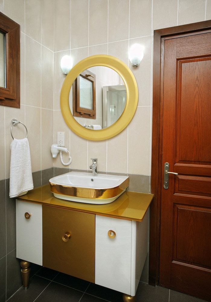 RIVERSIDE GARDEN RESORT(FORMERLY RIVERSIDE HOLIDAY VILLAGE) 35/36