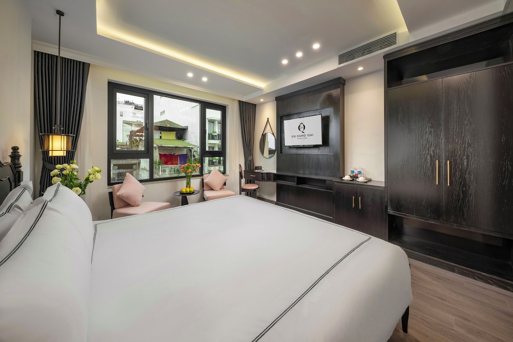1 BEDROOM, LUXURY, DOUBLE OR TWIN BED, CITY VIEW