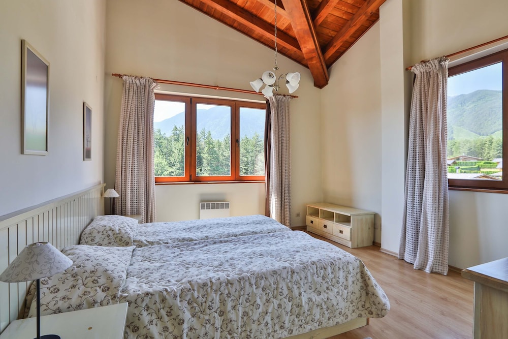Pirin Golf Country Club Apartments 12/50