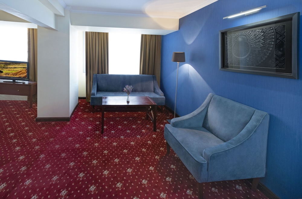 ANI PLAZA HOTEL 38/56