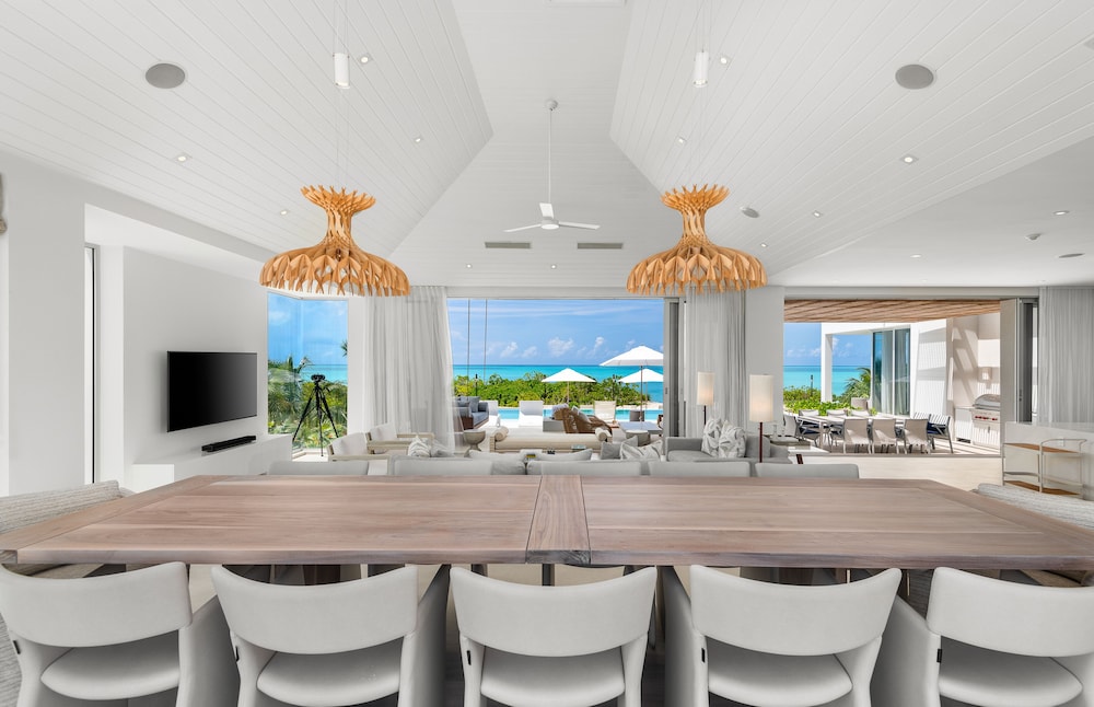 Beach Enclave Long Bay 38/50