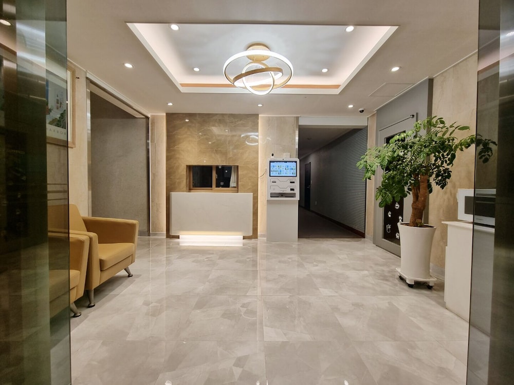 Trevi Hotel 8/46