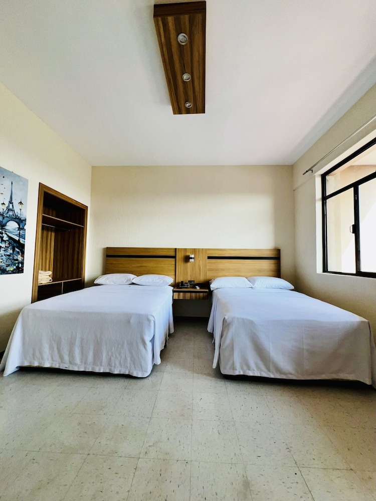 Hotel Calvete 27/65