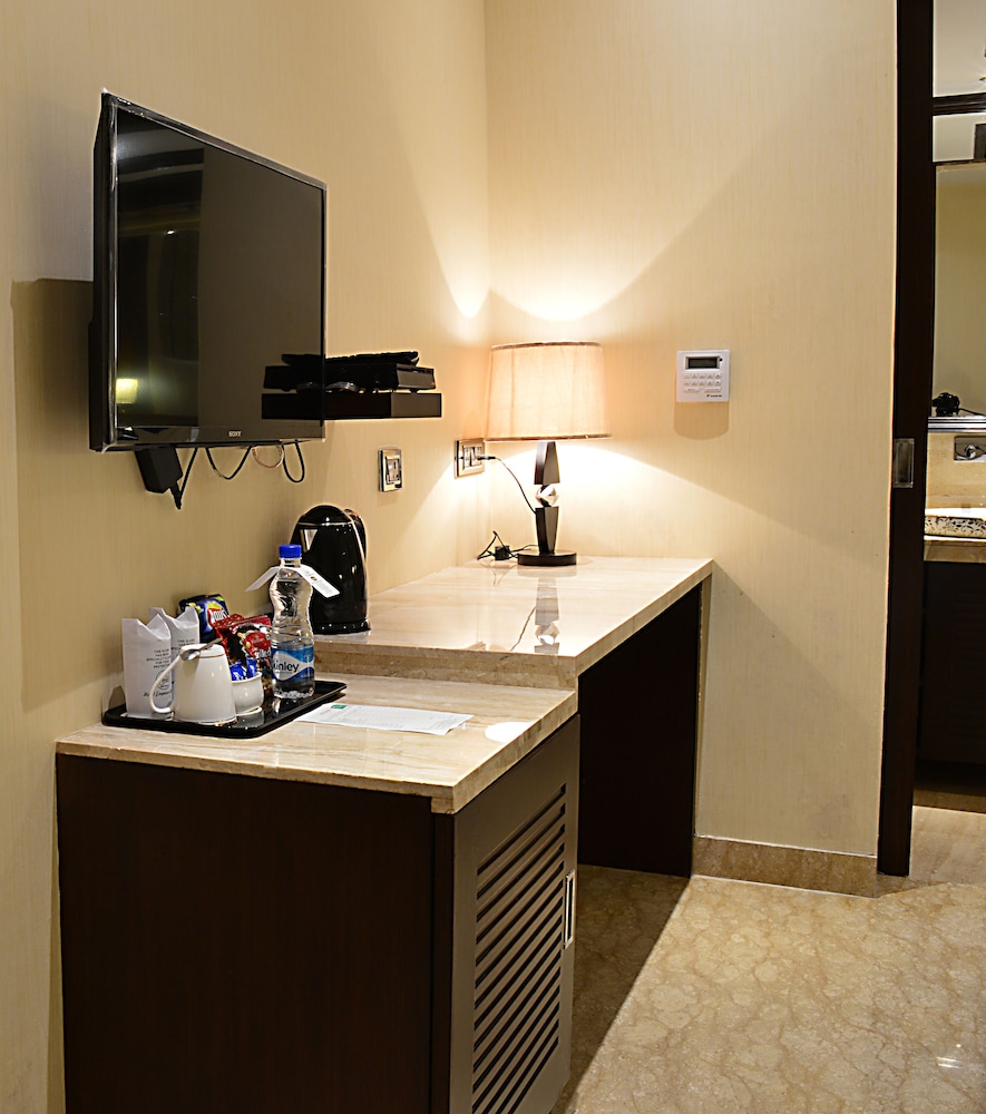 Hotel Emperor Palms 53/63