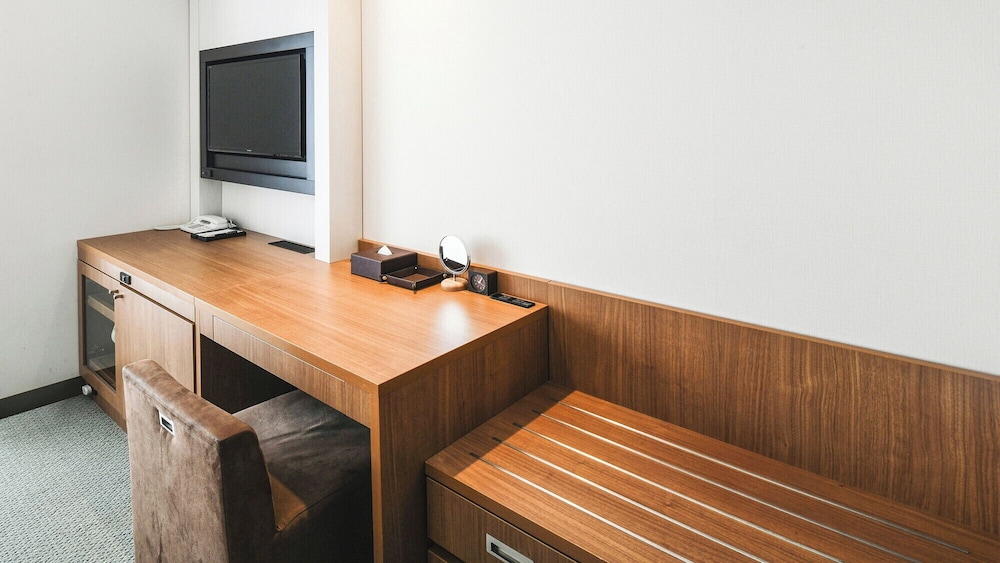 Vessel Hotel Campana Okinawa 12/69