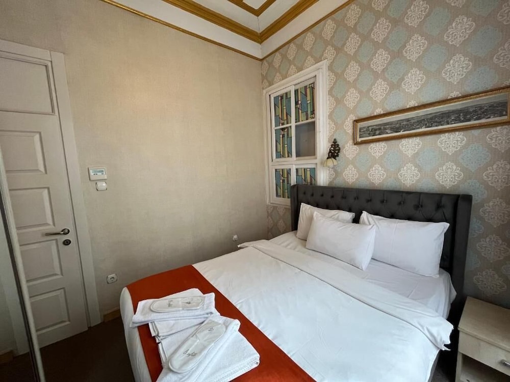 LE SAFRAN SUITE 10/50