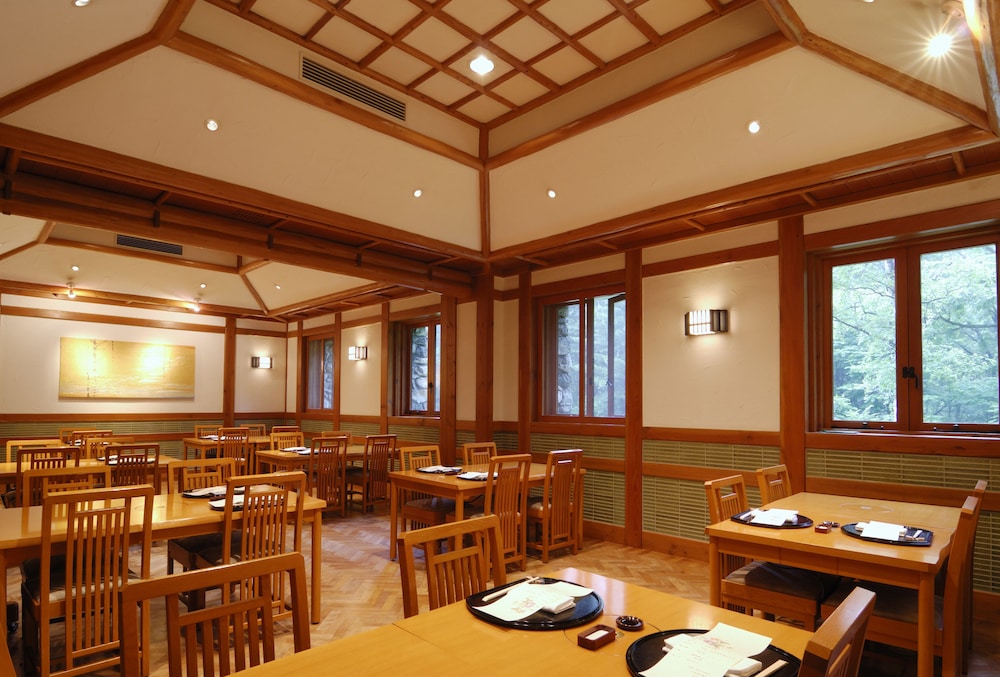 KAMIKOCHI IMPERIAL HOTEL 48/69