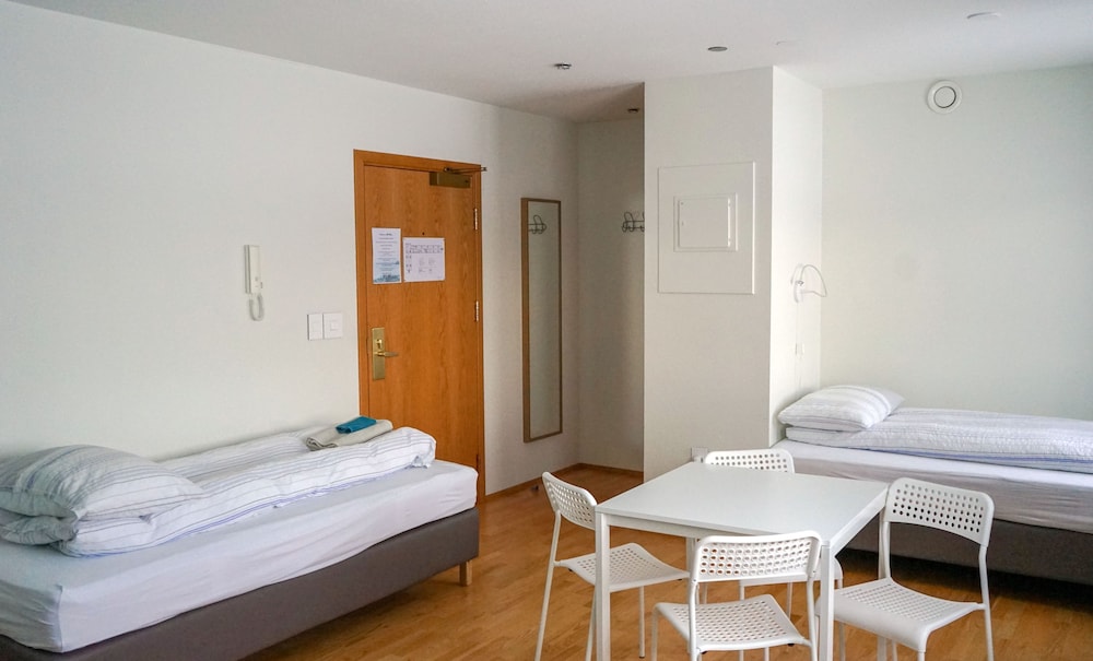START HOSTEL 19/67