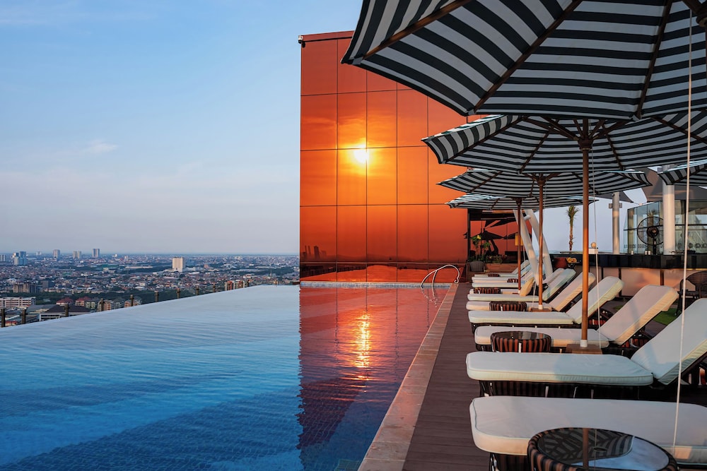 The Trans Luxury Hotel Surabaya 45/50