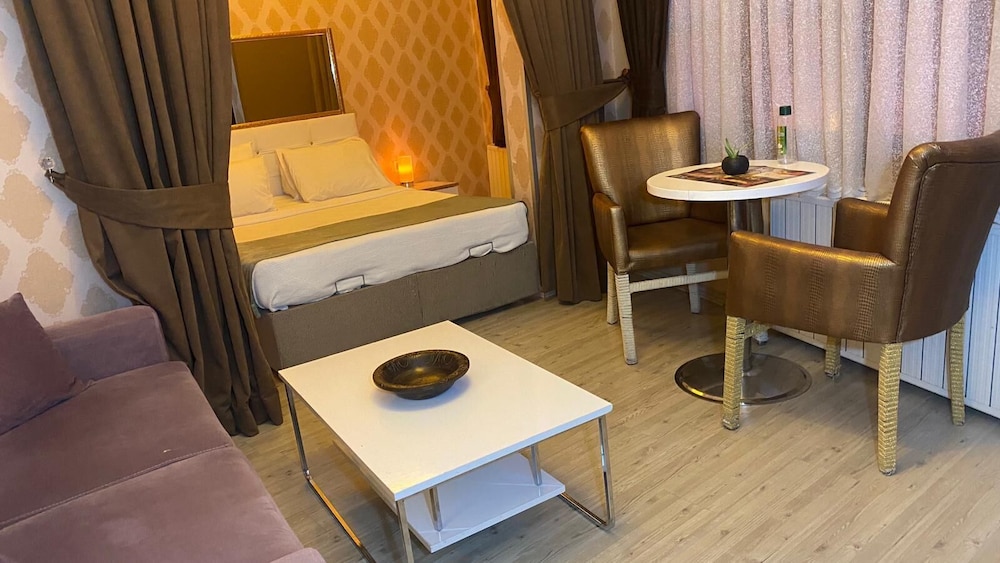 Chez Bore Boutique Hotel 62/71