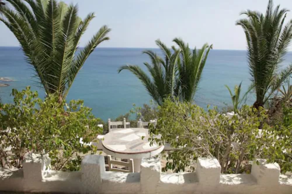 Elenas Beach Garden 13/16