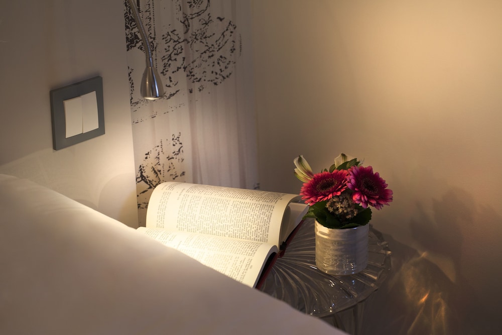 Hotel Le Mireille 34/41