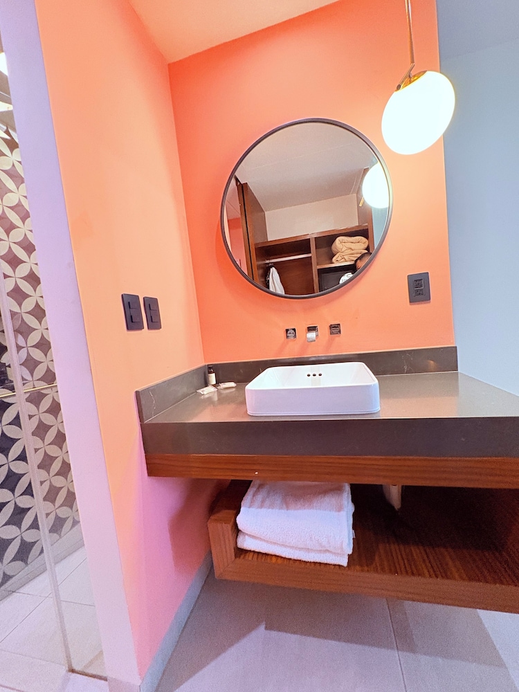 Calixta Hotel 48/50