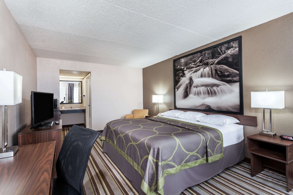 Super 8 by Wyndham Pigeon Forge Dollywood Lane 16/56