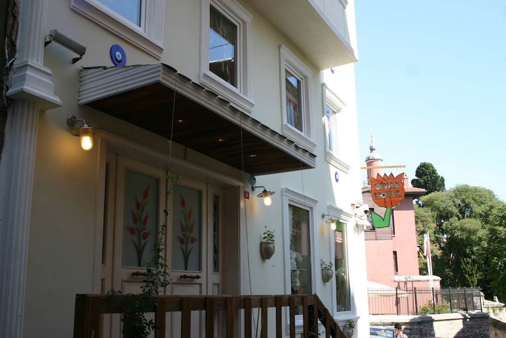 Divas Hotel 5/68