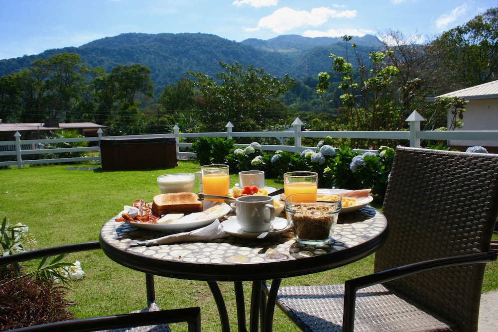Central Boquete Hotel 30/50