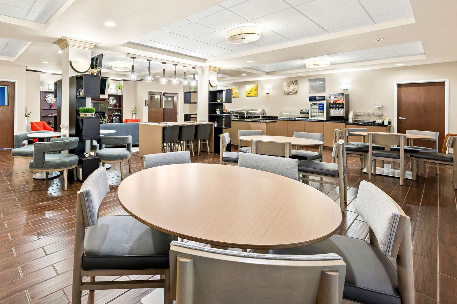 Comfort Suites Abingdon 25/40