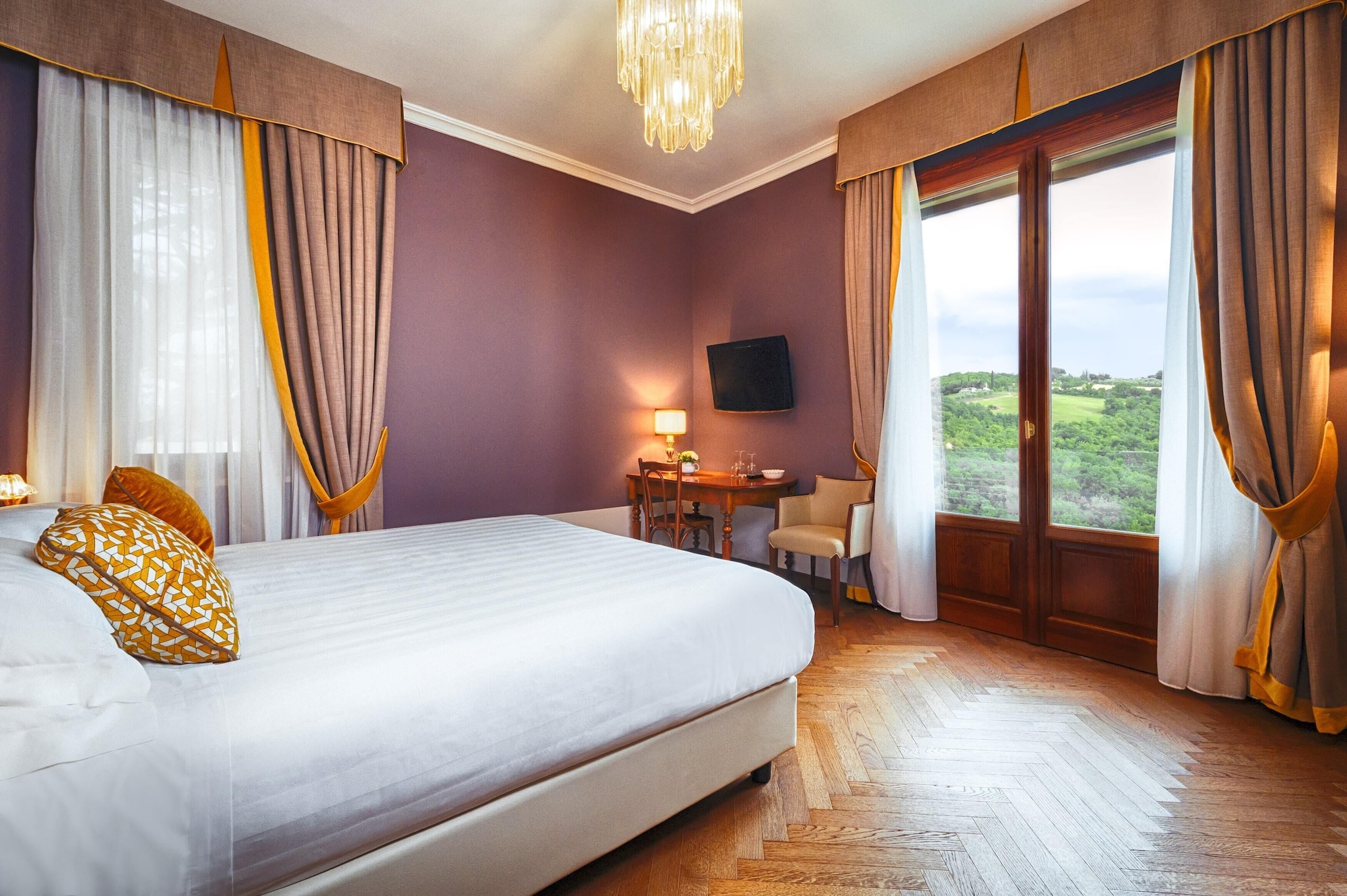 JUNIOR SUITE, STUDIO