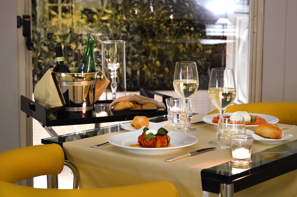 Hotel Palazzo Esedra 34/44