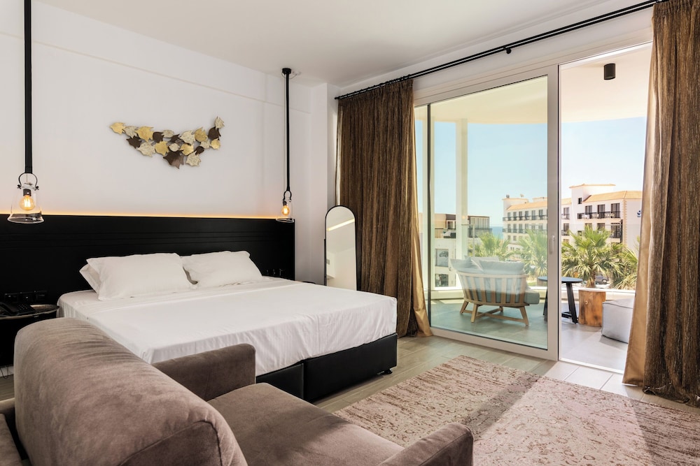 Abacus Suites 9/82