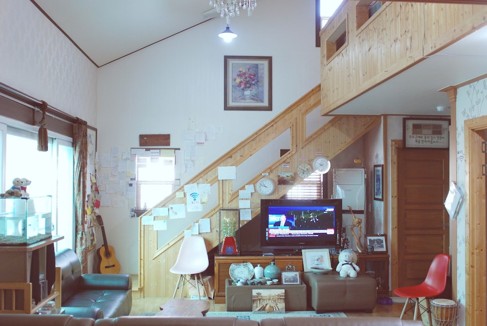 Tavo House 31/37