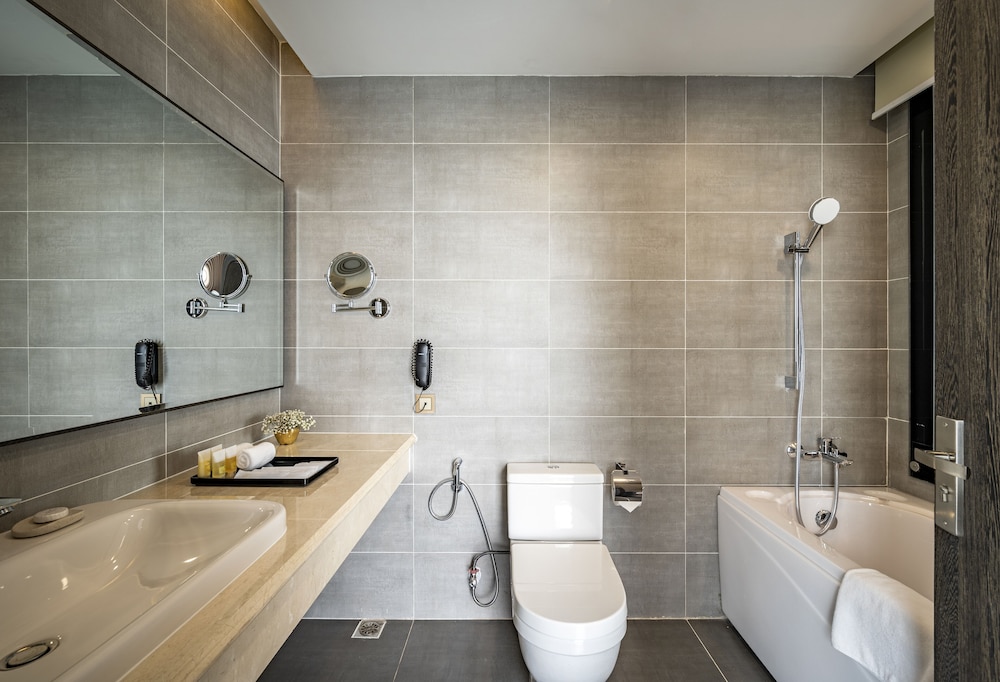 MUONG THANH LUXURY SAI GON 50/50