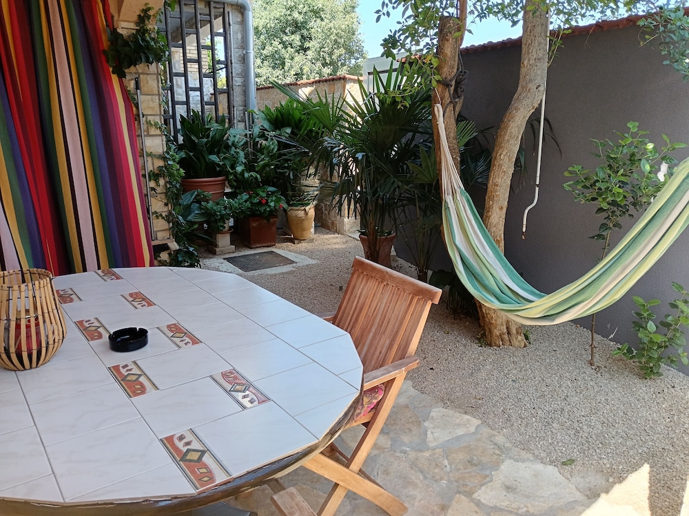 APARTMENTS MORETA 18/50