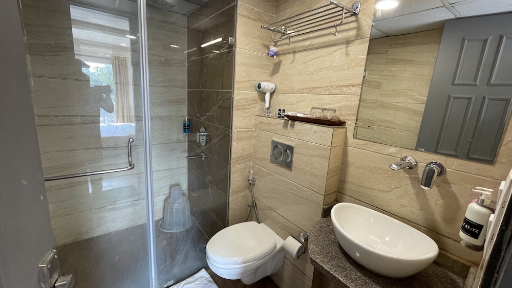 SaltStayz Sector 39 - Subhash Chowk 49/50